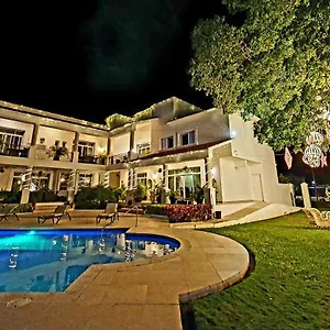 villa-segovia.allrivieramayahotels.com/