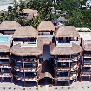 casa-astral-luxury-hotel.quintano-roohotels.com/